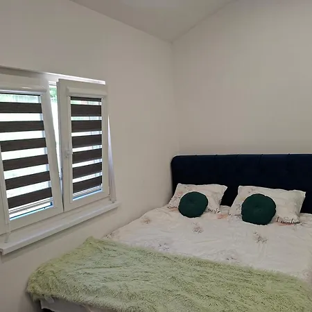 דירה With Terrace & Countryside View